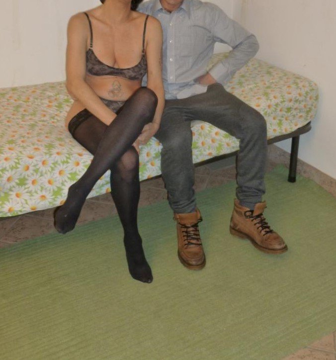 Couple cherche un homme endurant pour satisfaire madame — photo 2